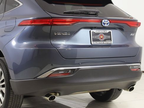 Used 2023 Toyota Venza XLE image 22