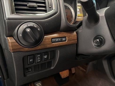 Used 2018 Nissan Titan Platinum Reserve w/ Platinum Utility Package image 18