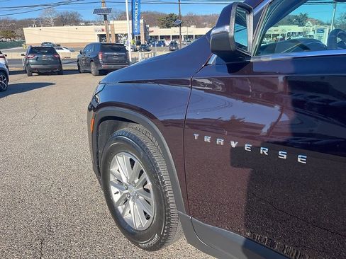 Used 2023 Chevrolet Traverse LT image 15