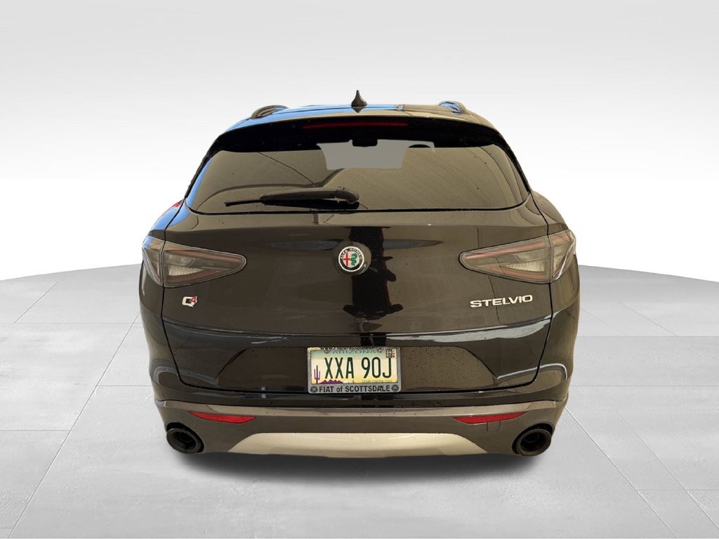 Used 2024 Alfa Romeo Stelvio Ti w/ Performance Driving Package AWD/4WD image 7