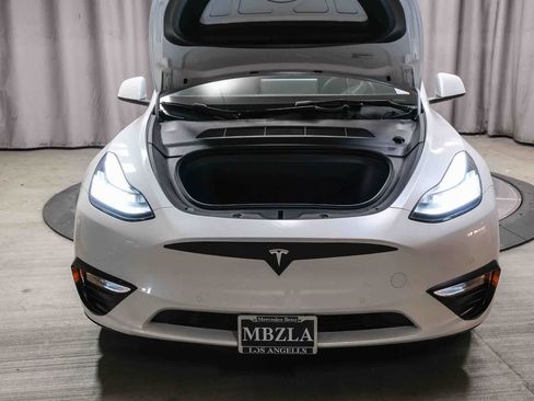 Used 2022 Tesla Model Y Long Range AWD/4WD image 28