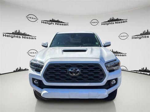 Used 2020 Toyota Tacoma TRD Sport w/ TRD Premium Sport Package image 3