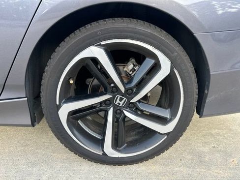 Used 2018 Honda Accord Sport image 11