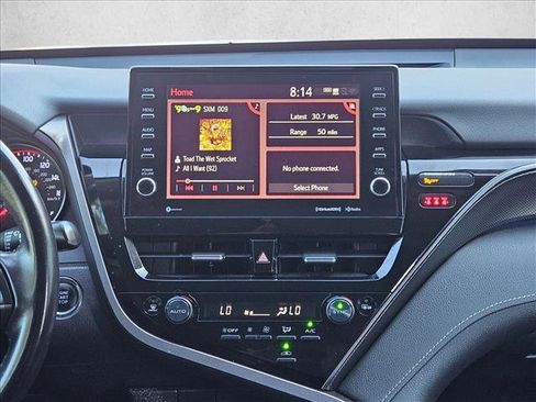 Used 2022 Toyota Camry XSE FWD image 13