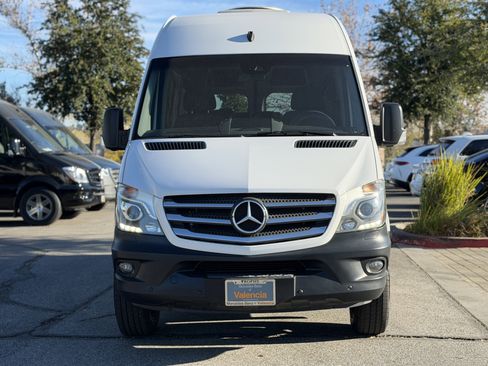 Used 2017 Mercedes-Benz Sprinter 2500 image 4