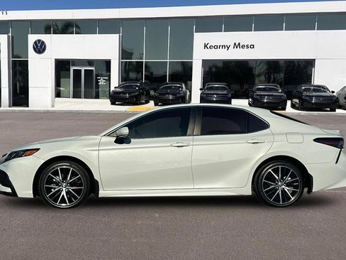 Used 2024 Toyota Camry SE FWD image 7
