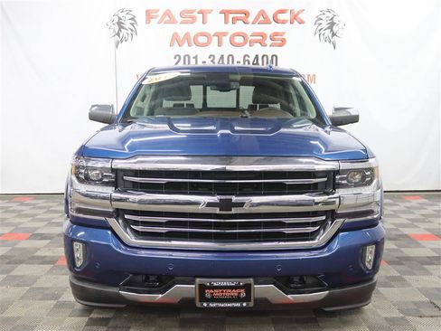 Used 2018 Chevrolet Silverado 1500 High Country image 2