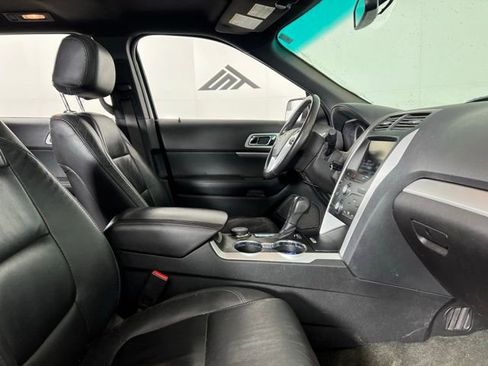 Used 2014 Ford Explorer XLT w/ Equipment Group 202A image 11