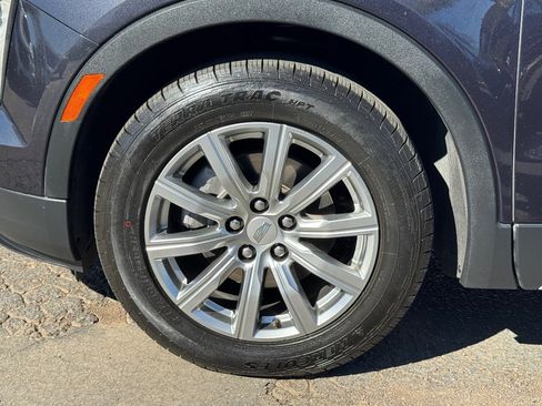 Used 2023 Cadillac XT4 Premium Luxury image 6