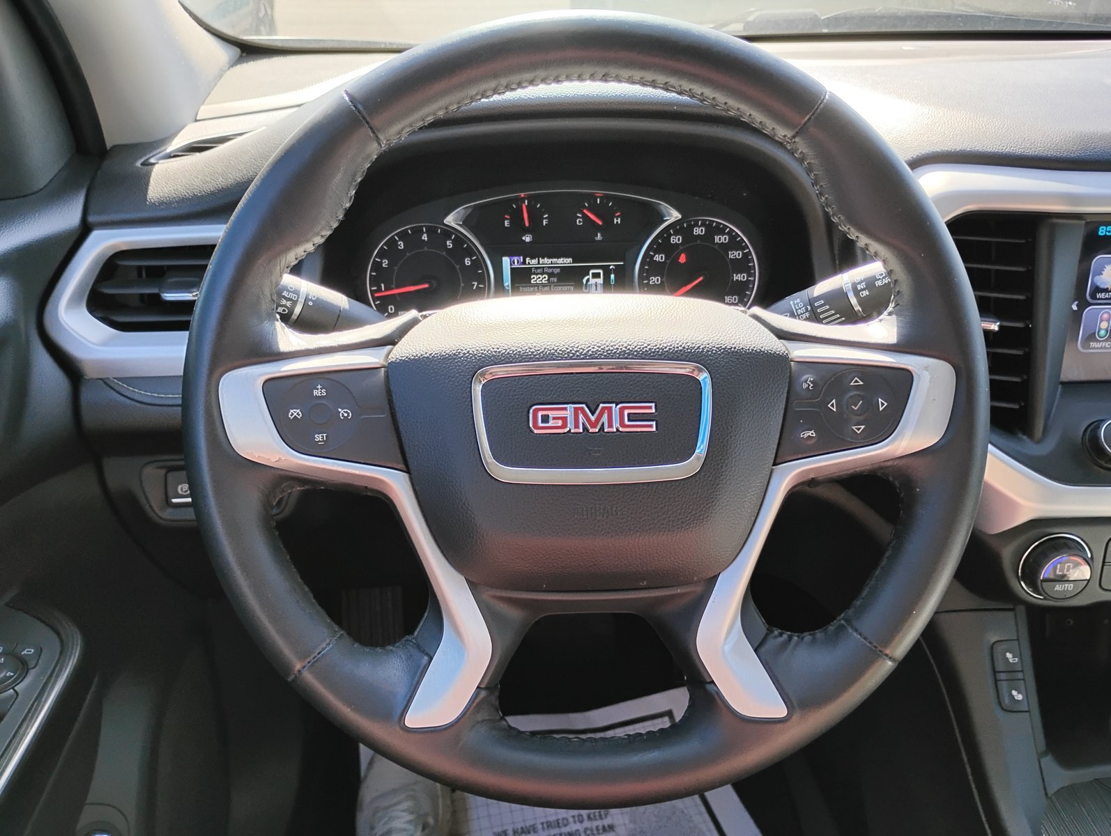 Used 2017 GMC Acadia SLT AWD/4WD image 18