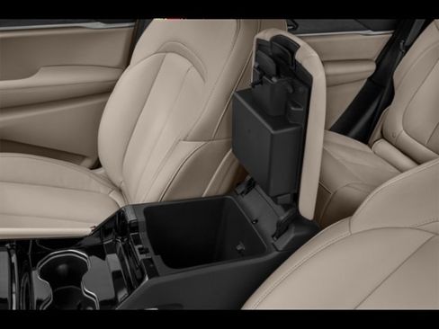 Used 2023 Jeep Grand Cherokee Limited w/ Black Appearance Package image 11