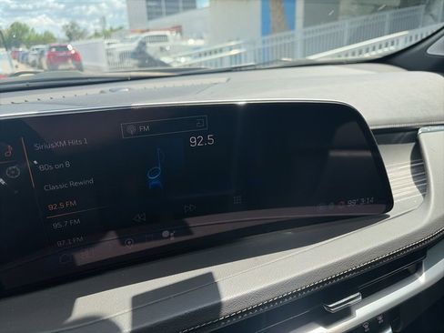 Used 2025 Cadillac XT4 Premium Luxury FWD image 14