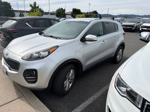 Used 2017 Kia Sportage LX w/ LX Popular Package AWD/4WD image 3