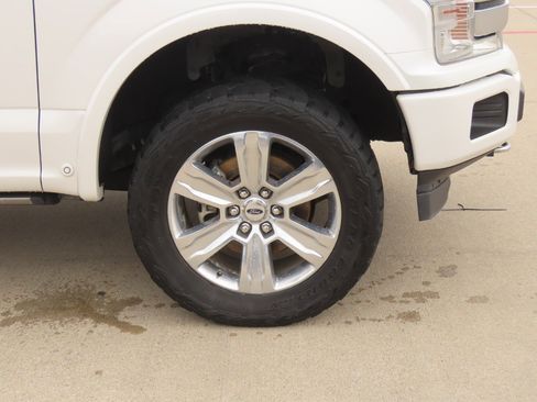 Used 2018 Ford F150 Platinum w/ Equipment Group 701A Luxury AWD/4WD image 10