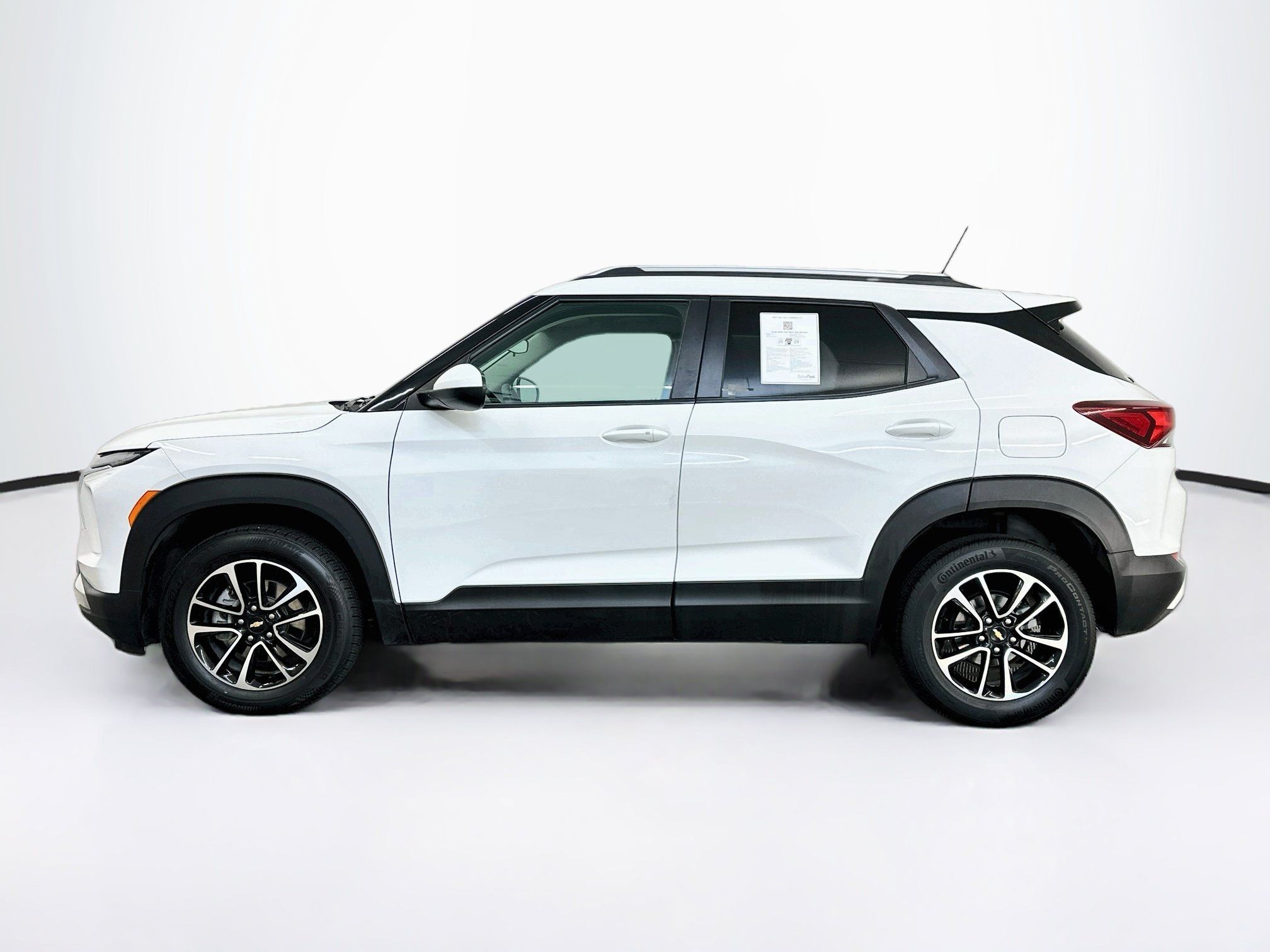 Used 2025 Chevrolet TrailBlazer LT AWD/4WD image 4