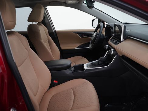 Used 2025 Toyota RAV4 XLE image 11