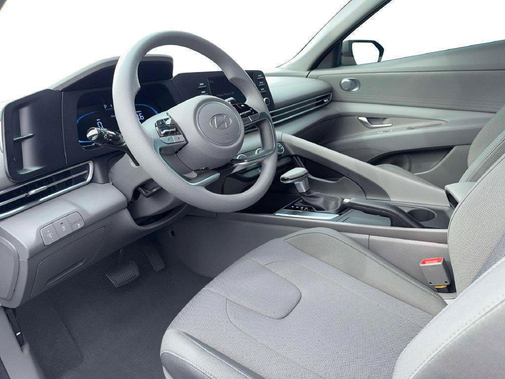 New 2026 Hyundai Elantra SE FWD image 14