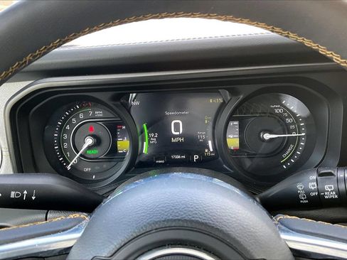 Certified 2024 Jeep Wrangler Unlimited Sahara AWD/4WD image 11
