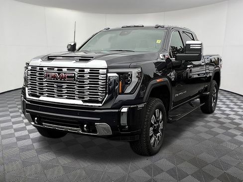 Used 2024 GMC Sierra 2500 Denali w/ Denali Reserve Package image 3