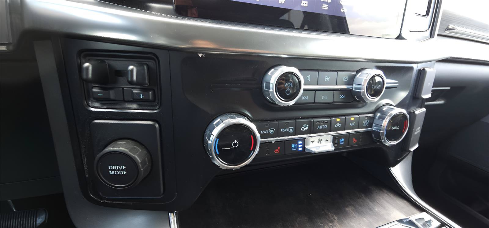 Used 2023 Ford F150 Lariat w/ Trailer Tow Package RWD image 24