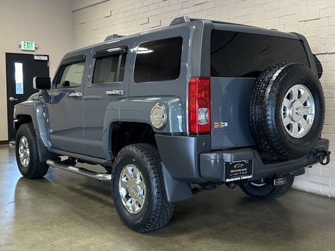 Used 2009 HUMMER H3 Luxury AWD/4WD image 6