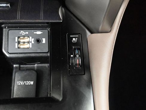 Used 2021 Lexus GX 460 Premium w/ Accessory Package AWD/4WD image 28