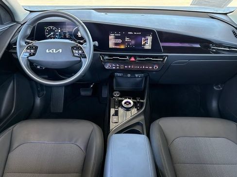Certified 2024 Kia Niro Wind FWD image 18