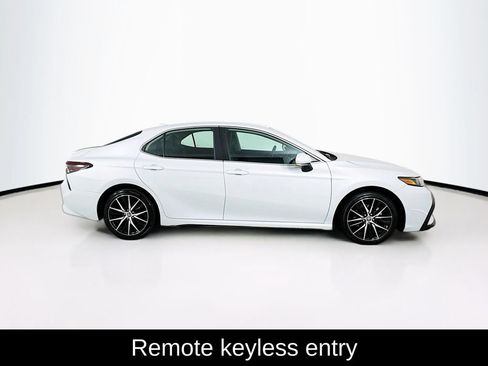 Used 2024 Toyota Camry SE w/ Convenience Package FWD image 8