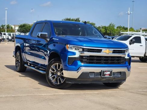 Used 2022 Chevrolet Silverado 1500 LT RWD image 2