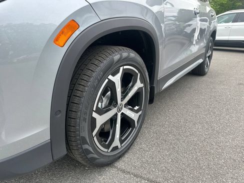 New 2026 Volkswagen Tiguan SE AWD/4WD image 7