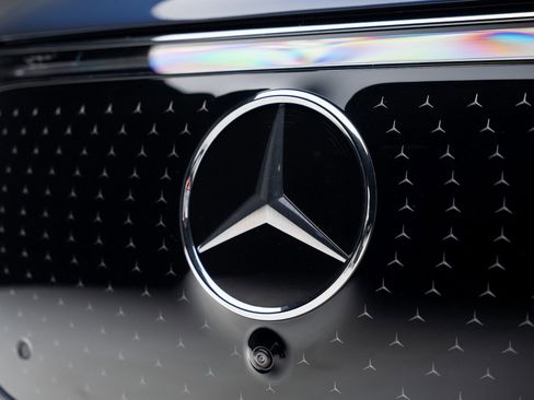 Used 2023 Mercedes-Benz EQS 450+ 4MATIC SUV w/ AMG Line Exterior Package image 12