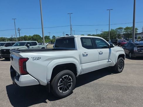 New 2026 Toyota Tacoma TRD Sport AWD/4WD image 4