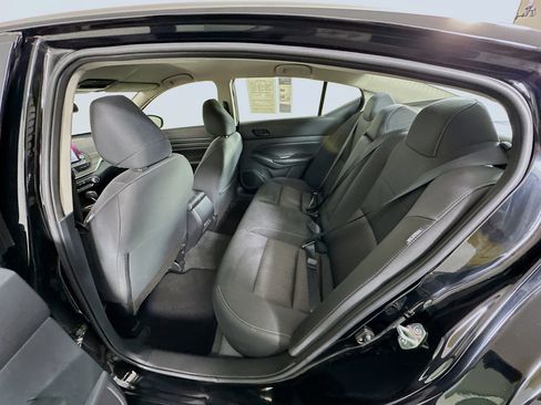 Used 2025 Nissan Altima 2.5 SV image 25