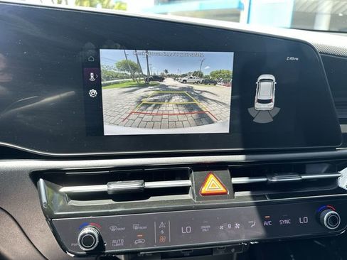 Used 2023 Kia Niro EX Touring FWD image 24