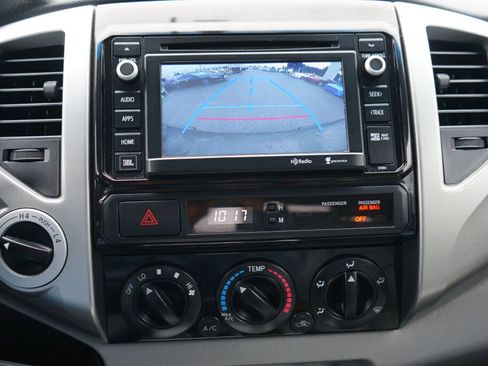 Used 2014 Toyota Tacoma 4x4 Double Cab w/ Limited Package image 17