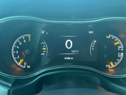 Used 2020 Jeep Grand Cherokee Altitude image 13