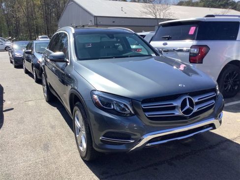 Used 2018 Mercedes-Benz GLC 300 4MATIC image 2