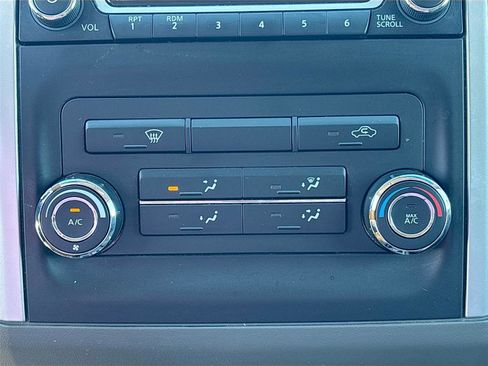 Used 2017 Nissan Frontier SV image 15