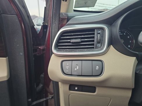 Used 2020 Kia Sorento LX image 15