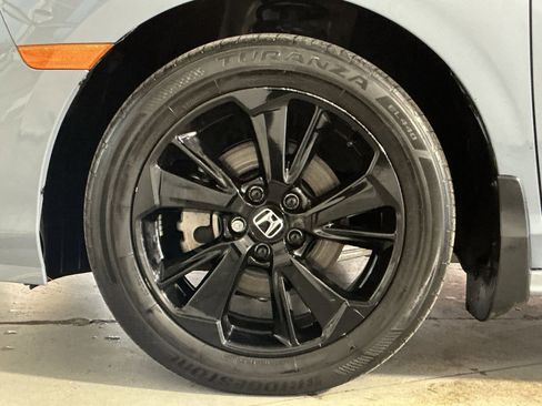 Used 2024 Honda Odyssey Sport image 13