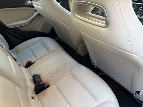 Used 2016 Mercedes-Benz CLA 250 image 17