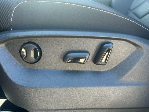 New 2026 Volkswagen Atlas Cross Sport SE image 53