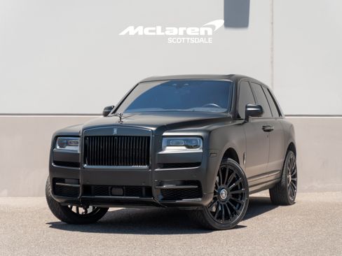 Used 2023 Rolls-Royce Cullinan Black Badge w/ Driver's Package AWD/4WD image 2