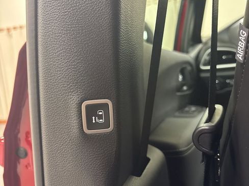 New 2026 Chrysler Pacifica Select image 24