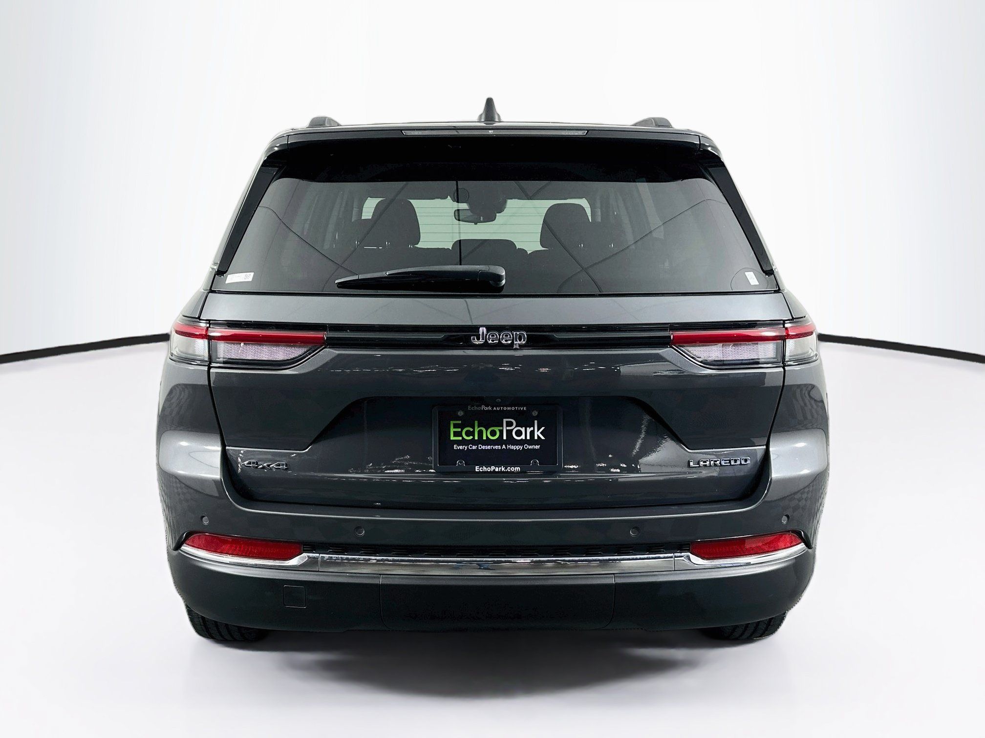 Used 2023 Jeep Grand Cherokee Laredo w/ Luxury Tech Group I AWD/4WD image 7