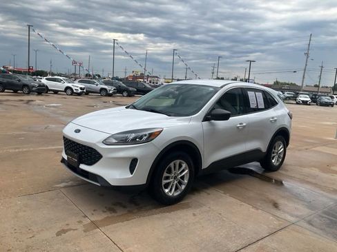 Used 2022 Ford Escape SE image 35