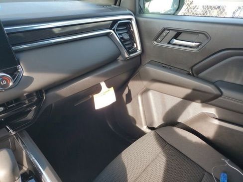 New 2025 GMC Canyon Elevation w/ Convenience Package image 25