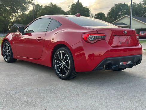 Used 2019 Toyota 86 RWD image 7