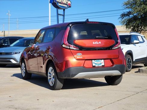 Certified 2024 Kia Soul LX image 6