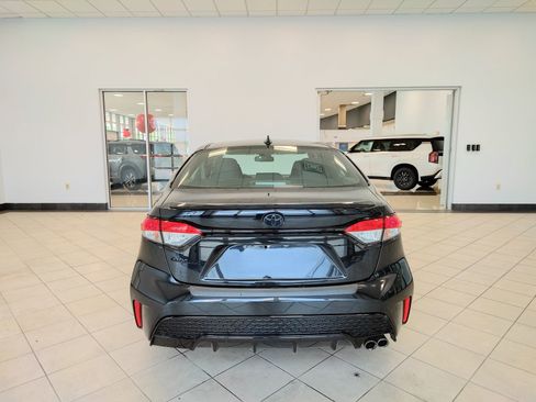 Used 2021 Toyota Corolla SE FWD image 4